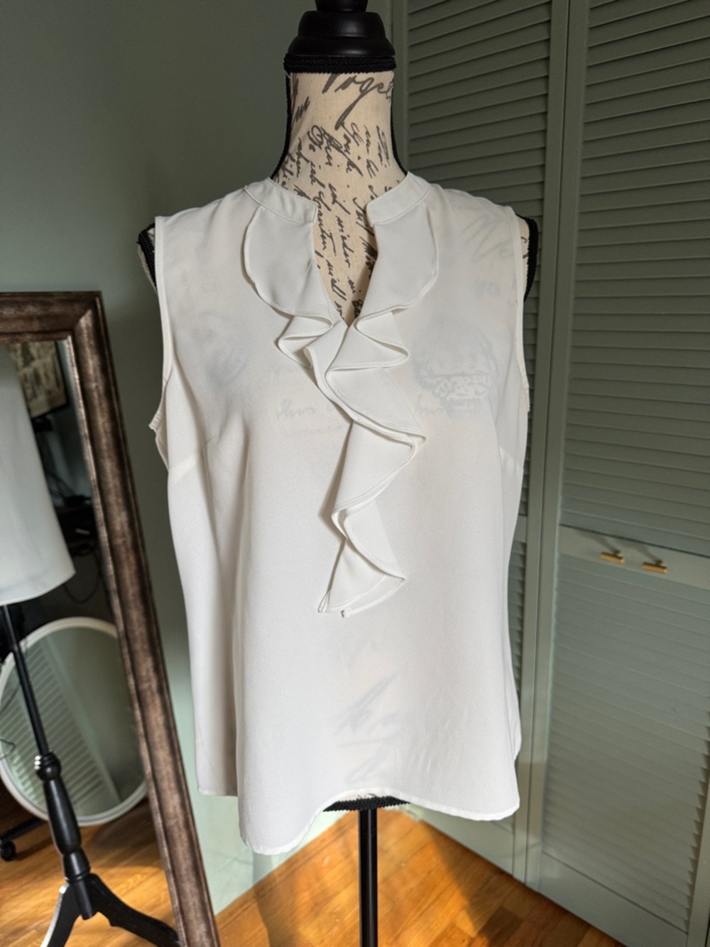 Nine West Cream Ruffle Front Sleeveless Camisole